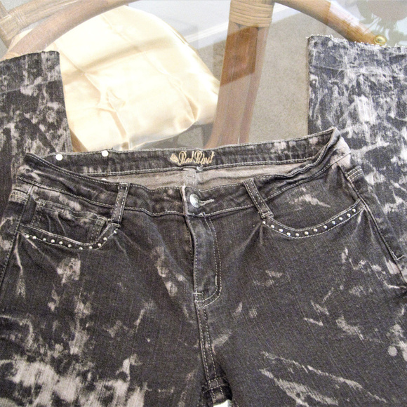 Red Rivet Black/Bleached Bedazzel Pocket Straight Leg Jeans Size: 34 - Picture 1 of 11